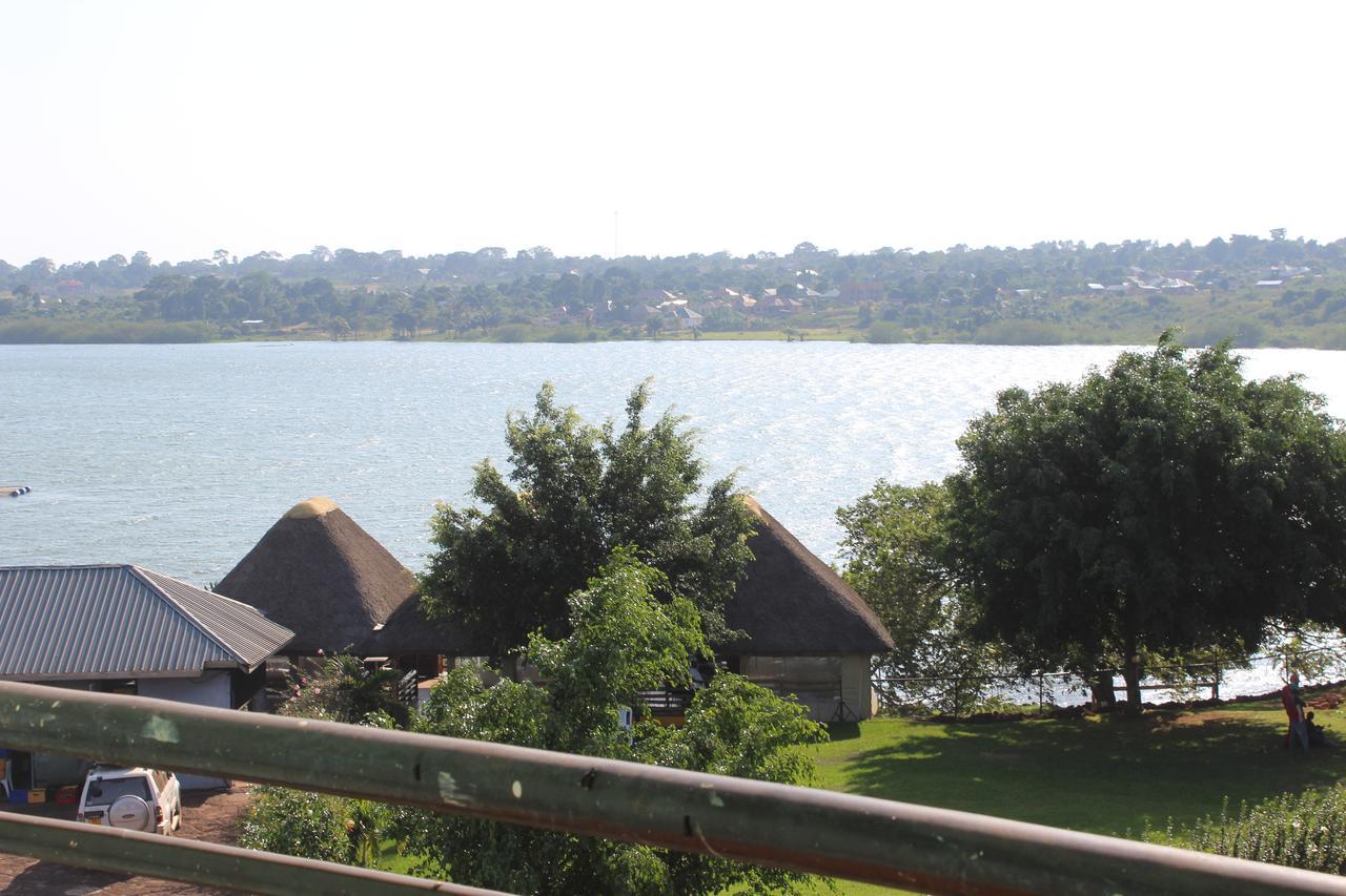 Sky Beach Hotel Entebbe Exterior photo