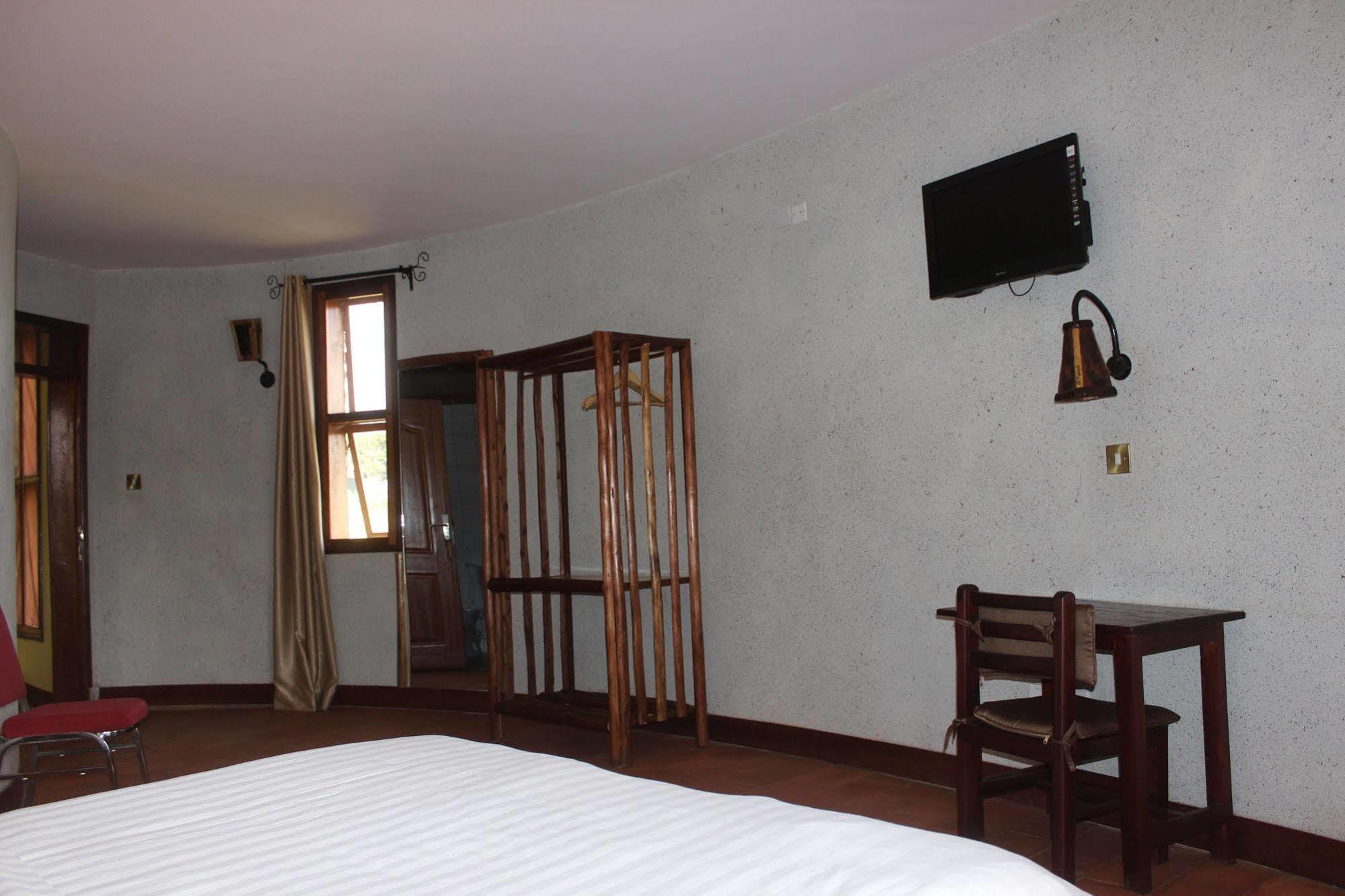 Sky Beach Hotel Entebbe Exterior photo