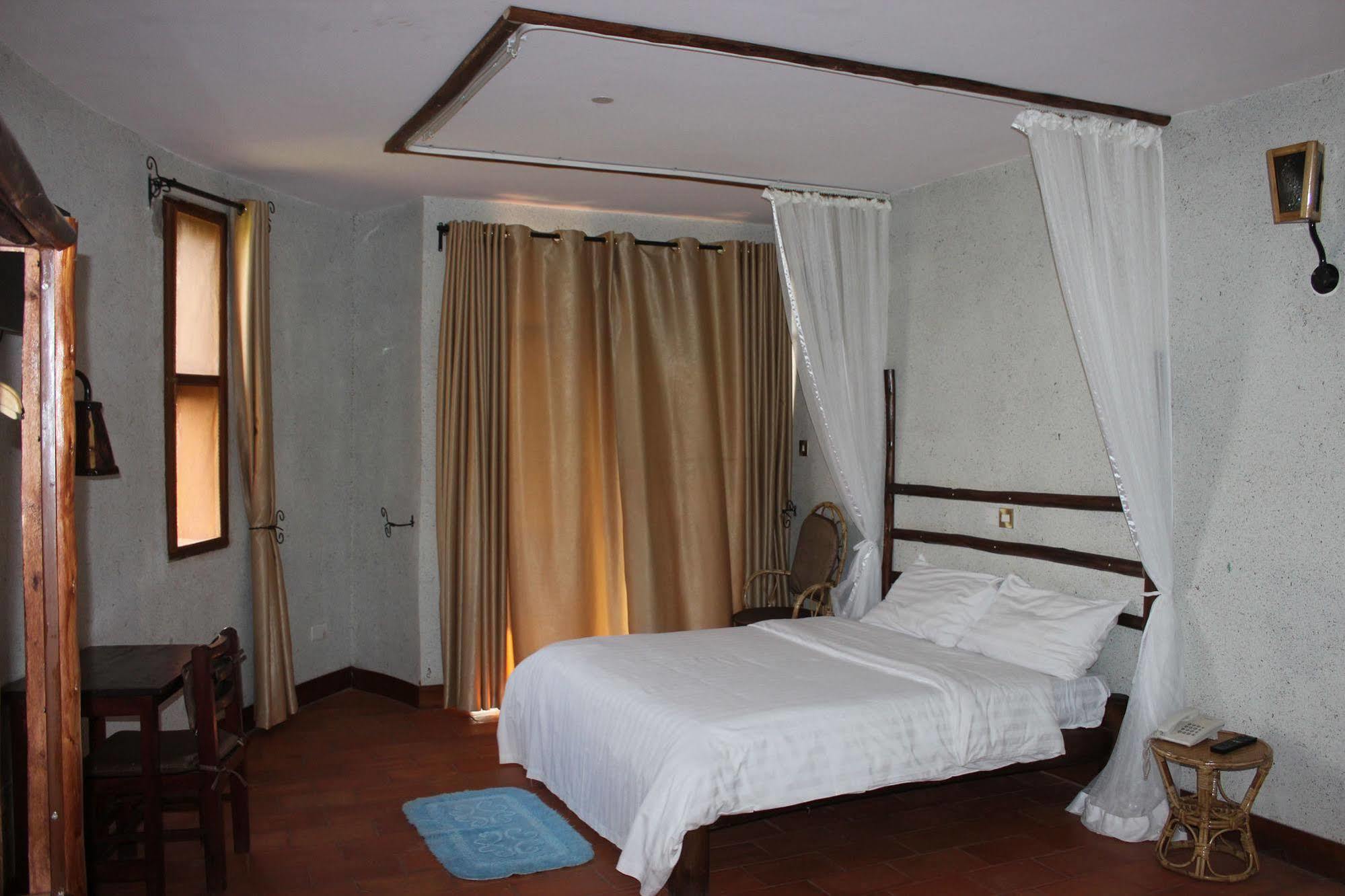 Sky Beach Hotel Entebbe Exterior photo