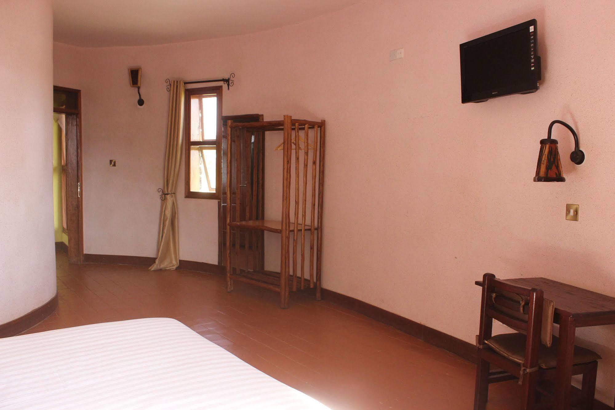 Sky Beach Hotel Entebbe Exterior photo