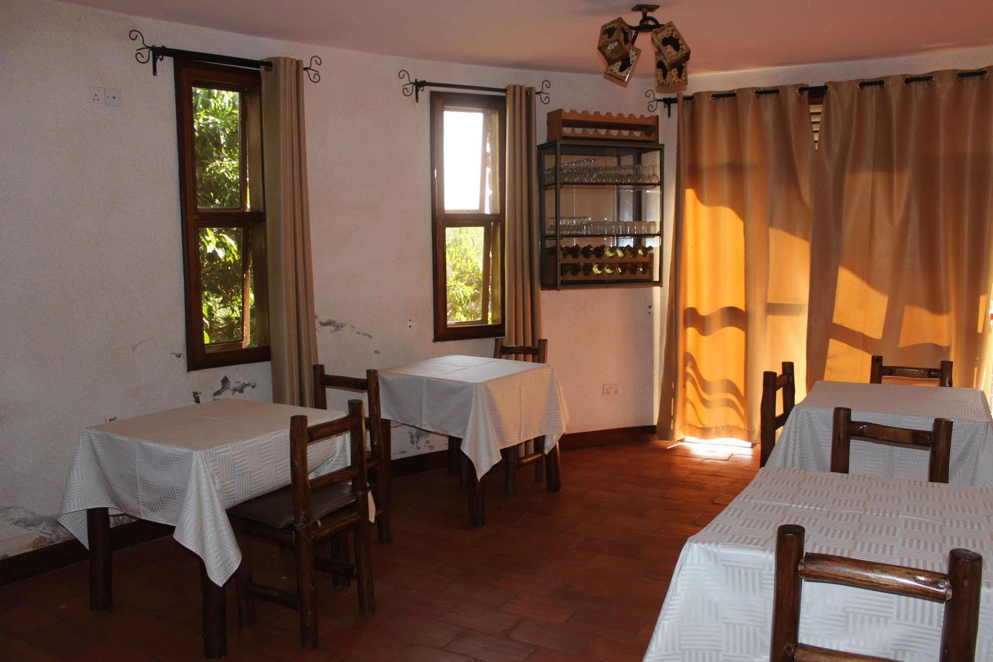 Sky Beach Hotel Entebbe Exterior photo